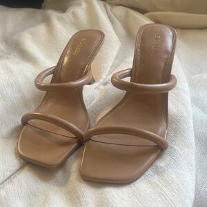 Express Heeled Sandal